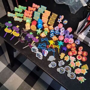 99 Cupcake Cake Favors Rings & Picks Party Decorations Mardi Gras Beach Luau